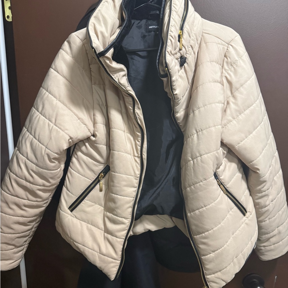 EUC PrettyLittleThing Cream/tan “stone” Mara Puffer Jacket - Picture 11 of 16